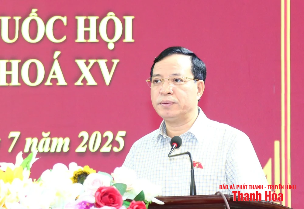 Phó Bí thư Thường trực Tỉnh ủy, Chủ tịch HĐND tỉnh, Trưởng Đoàn ĐBQH tỉnh Lại Thế Nguyên tiếp xúc cử tri xã Quan Sơn