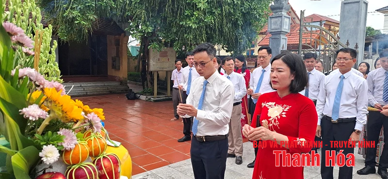 Xã Thiệu Tiến dâng hương tại Khu di tích lịch sử cách mạng Nhà thờ họ Vương