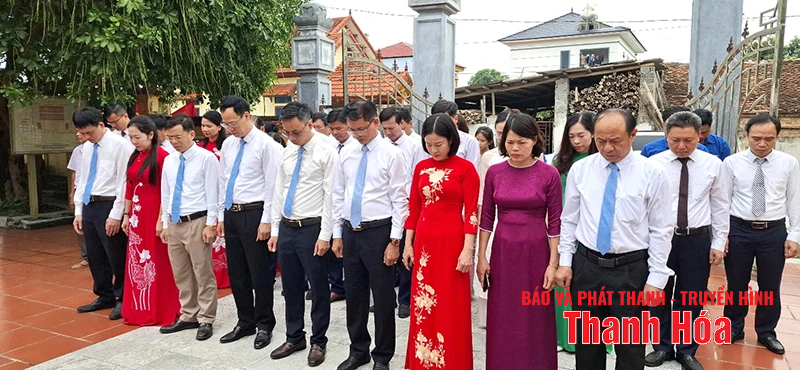 Xã Thiệu Tiến dâng hương tại Khu di tích lịch sử cách mạng Nhà thờ họ Vương