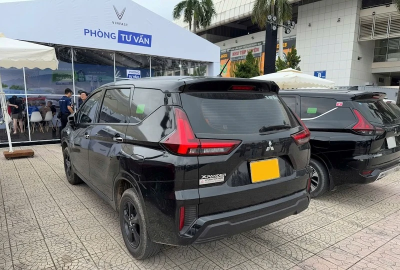 Đổi xăng - Lấy điện: Người Hà Nội hào hứng lên đời xe điện VinFast với loạt ưu đãi “khó cưỡng”