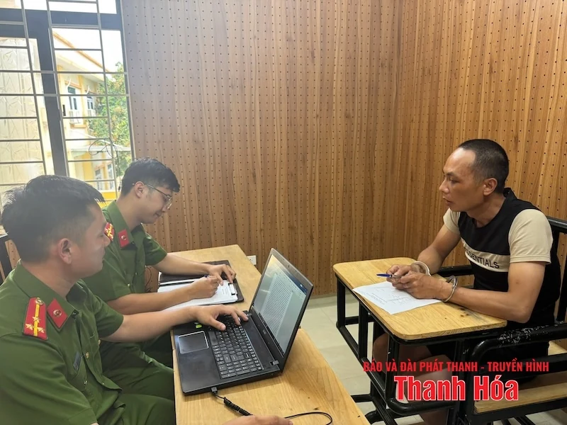 Bắt đối tượng bịt mặt, dùng dao đe dọa để cướp tài sản của phụ nữ