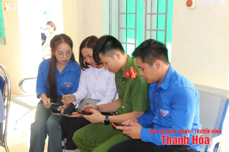 Bí thư Trung ương Đoàn Nguyễn Minh Triết thăm, động viên đội hình tình nguyện hỗ trợ vận hành chính quyền địa phương 2 cấp