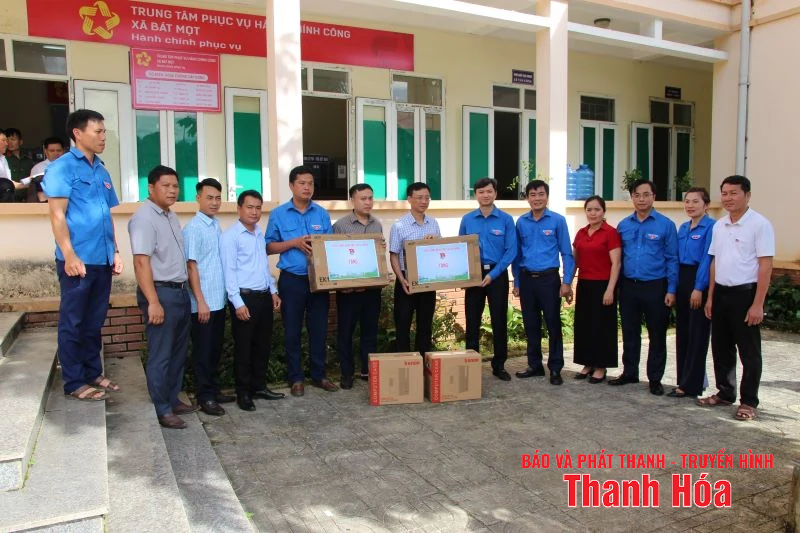 Bí thư Trung ương Đoàn Nguyễn Minh Triết thăm, động viên đội hình tình nguyện hỗ trợ vận hành chính quyền địa phương 2 cấp