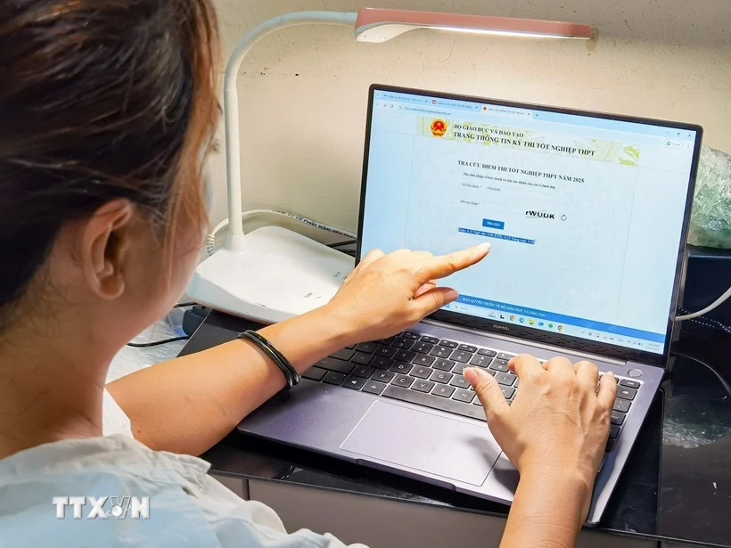 Chuyên gia dự đoán điểm chuẩn xét tuyển đại học 2025 sẽ giảm