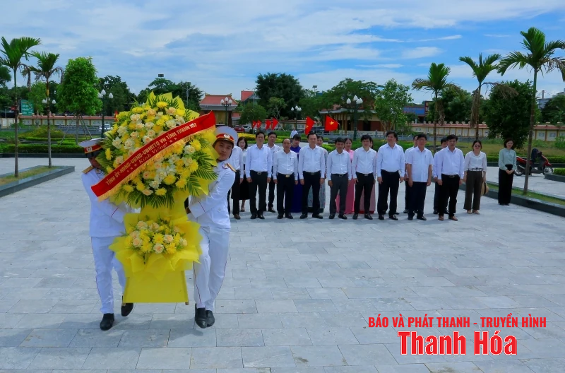 Phó Chủ tịch Thường trực HĐND tỉnh thăm, tặng quà các gia đình chính sách