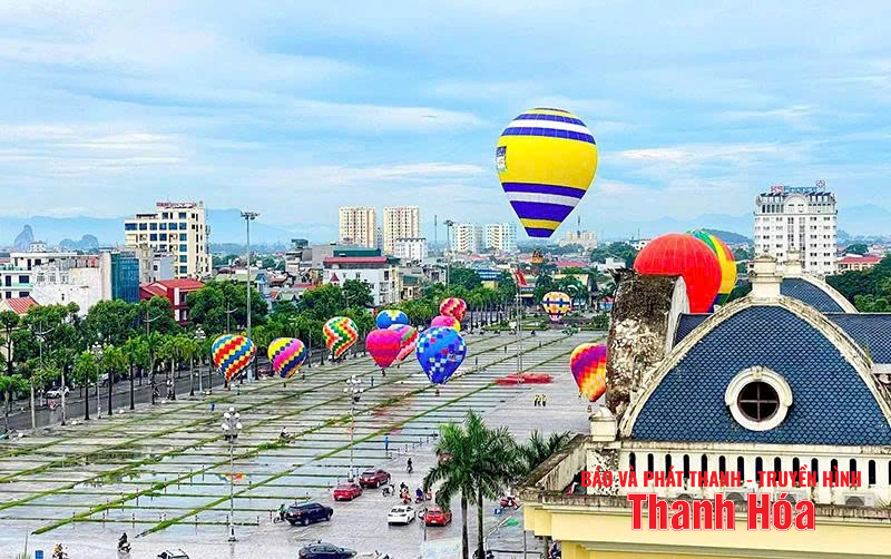 Vững tin cùng dân tộc vươn tới tương lai rực rỡ