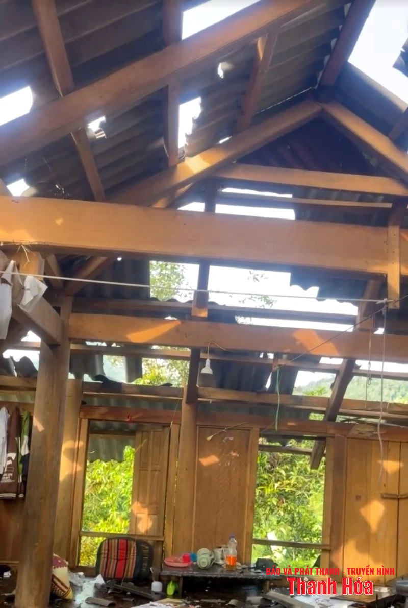 Hỗ trợ hộ dân bị thiệt hại nặng nề do sét đánh