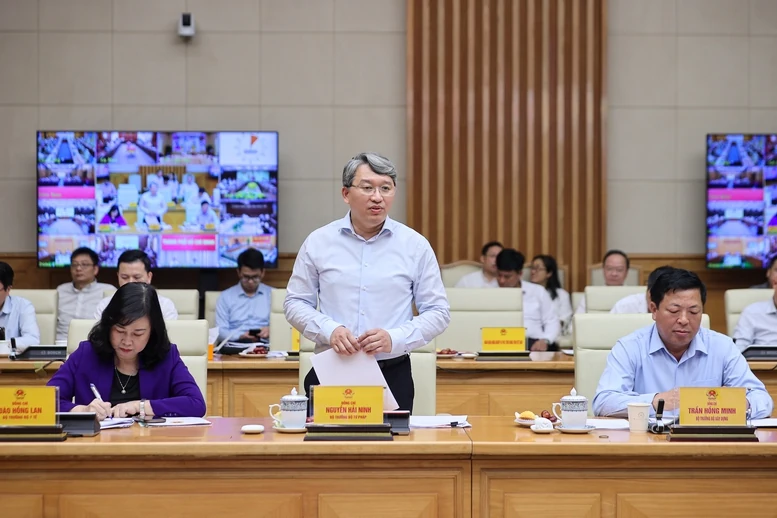 Thủ tướng: Tăng trưởng 8,3-8,5% năm 2025 không là 'mục tiêu bất khả thi'- Ảnh 7. Thủ tướng Chính phủ: Tăng trưởng 8,3-8,5% năm 2025 không là “mục tiêu bất khả thi”