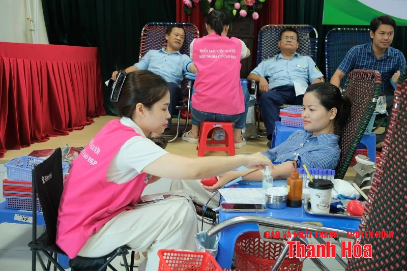 Cán bộ, người lao động Sở Công Thương tham gia hiến máu nhân đạo