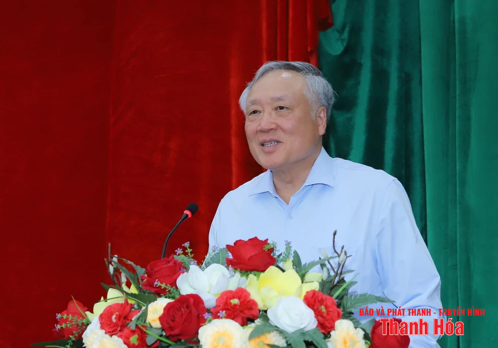 Phó Thủ tướng Thường trực Chính phủ Nguyễn Hòa Bình thăm, tặng quà gia đình chính sách, người có công với cách mạng trên địa bàn tỉnh Thanh Hóa