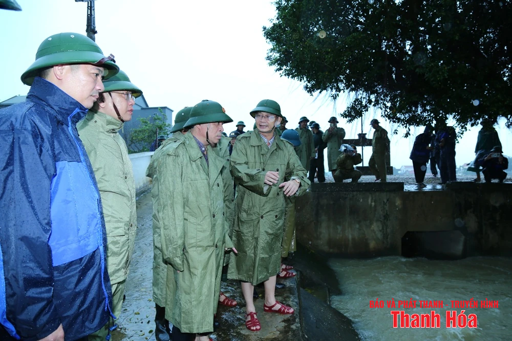 Phó Bí thư Thường trực Tỉnh ủy Lại Thế Nguyên kiểm tra công tác ứng phó với bão số 3