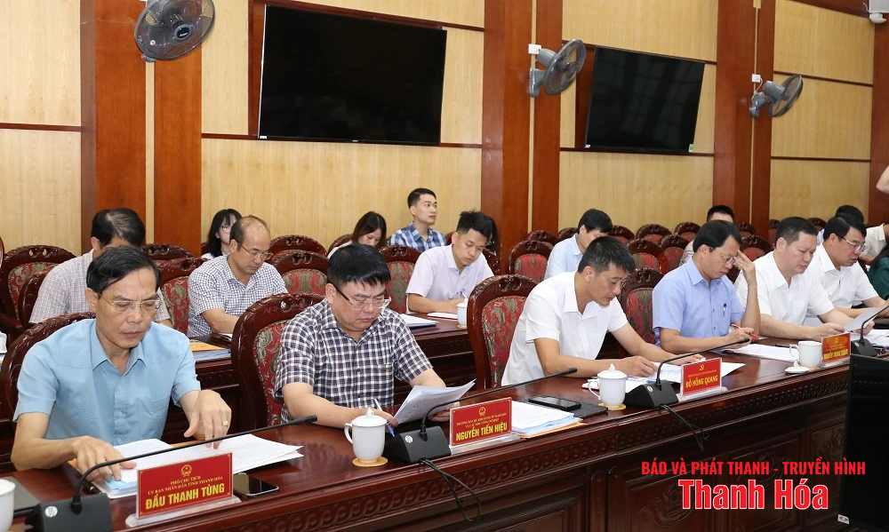 Thảo luận, quyết định các nhiệm vụ trọng tâm phát triển kinh tế - xã hội tháng 8/2025 và một số nội dung quan trọng khác