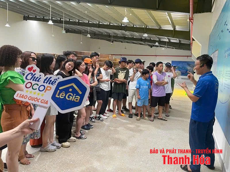 Khi làng nghề “hòa sóng du lịch”