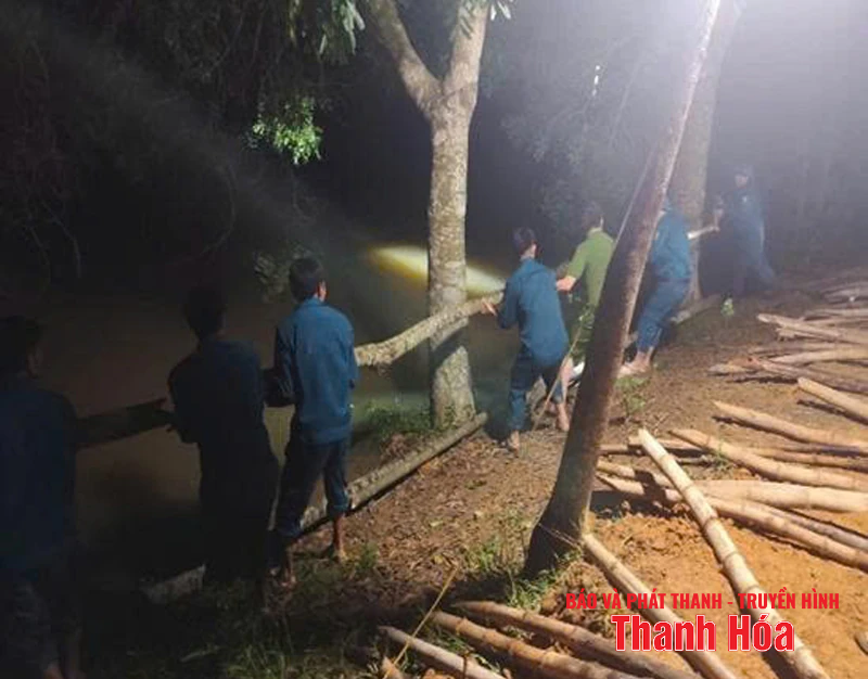 Tiếp tục theo dõi diễn biến, đảm bảo an toàn tuyến đê tả sông Hoàng