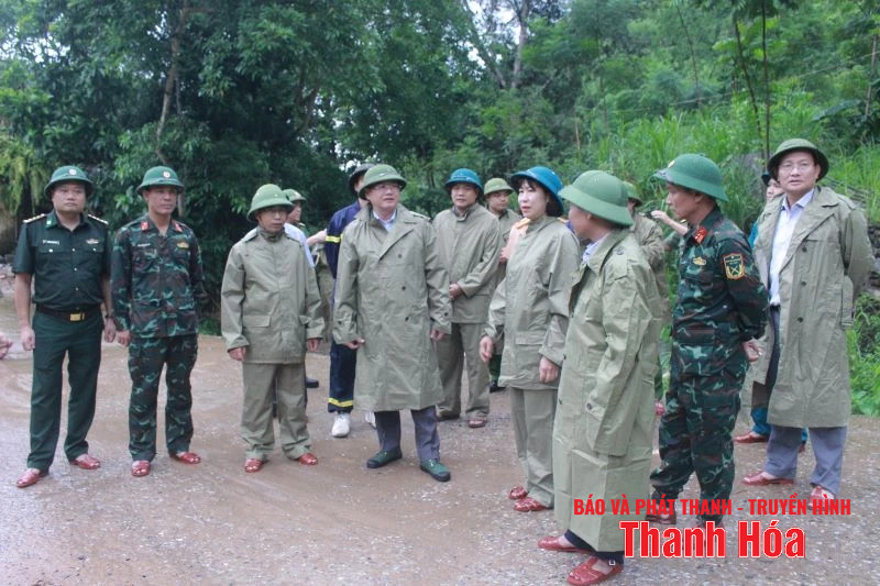 Phó Chủ tịch UBND tỉnh Mai Xuân Liêm kiểm tra, chỉ đạo công tác di dân tại xã Trung Thành