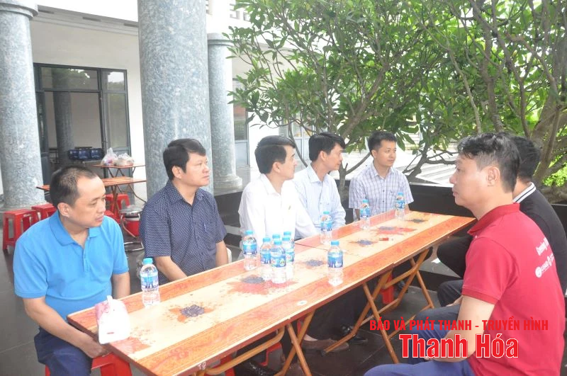 Thăm viếng, chia buồn gia đình nạn nhân tử vong trong vụ lật xe khách ở Hà Tĩnh