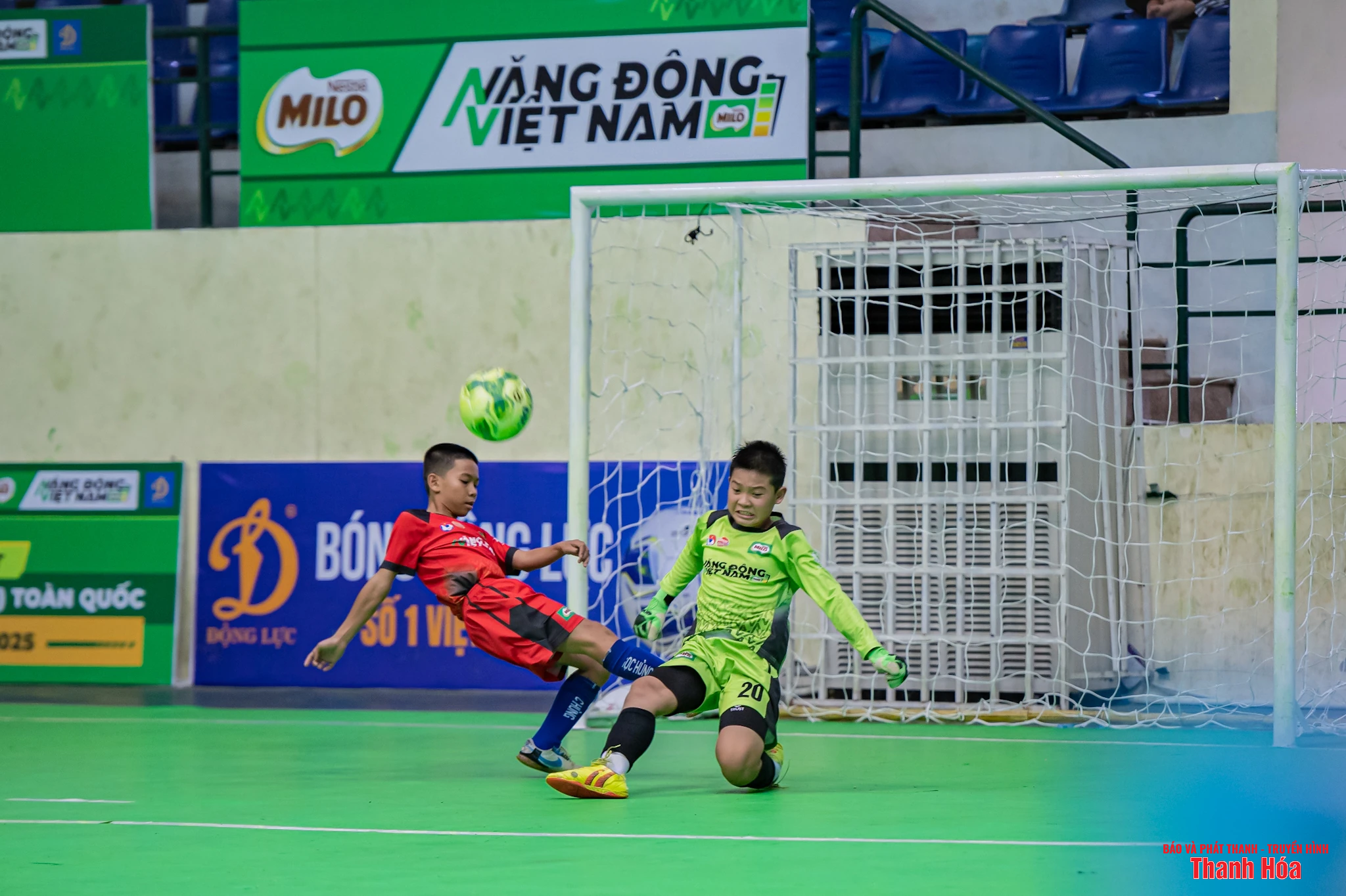 Thắng tưng bừng, U11 Việt Hùng Thanh Hóa thắp sáng hy vọng vào tứ kết