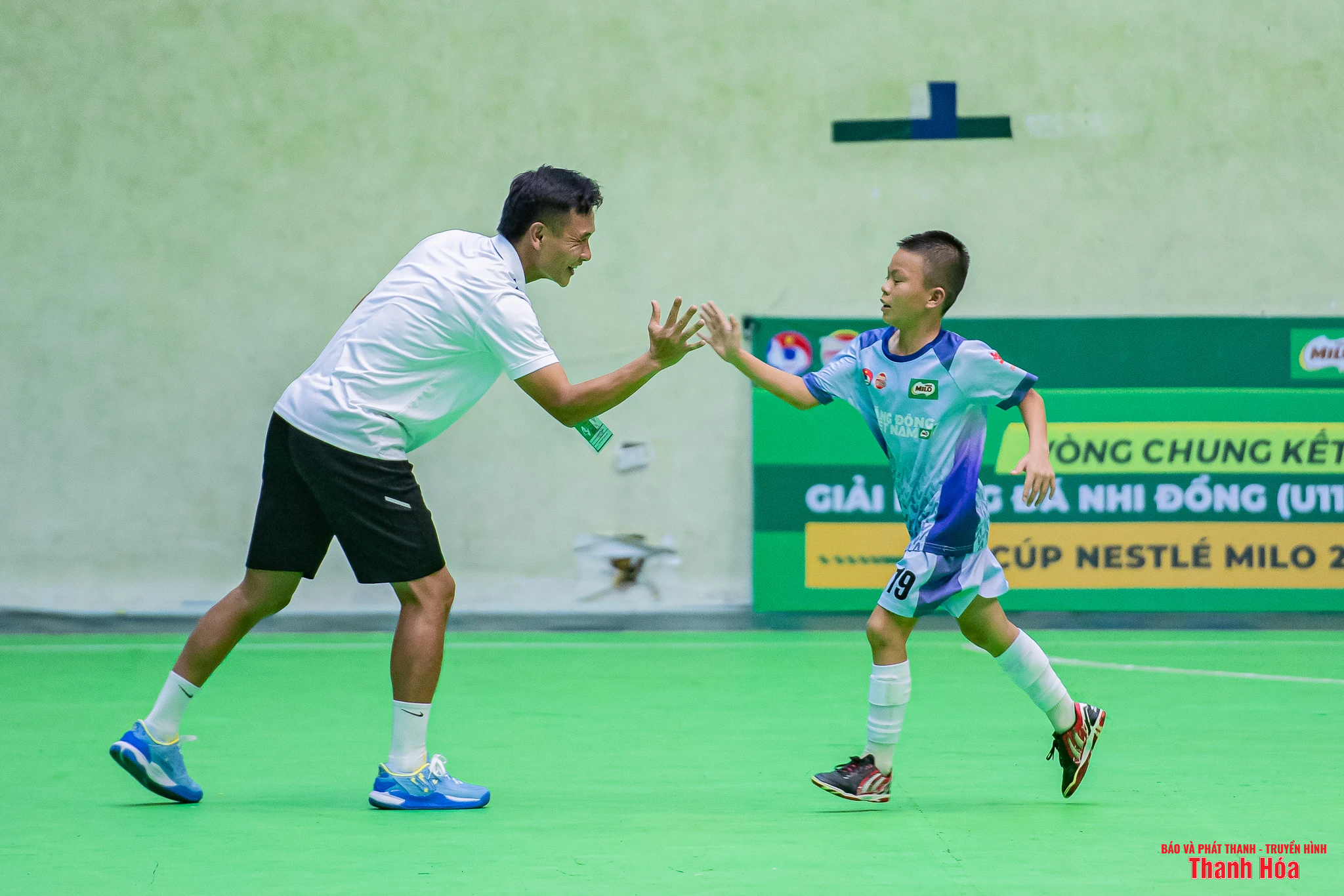 Thắng tưng bừng, U11 Việt Hùng Thanh Hóa thắp sáng hy vọng vào tứ kết