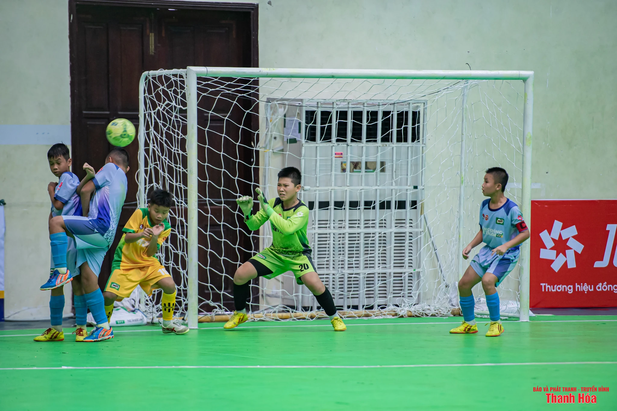 U11 Việt Hùng Thanh Hóa giành vé vào tứ kết sau chiến thắng thuyết phục trước Hà Tĩnh