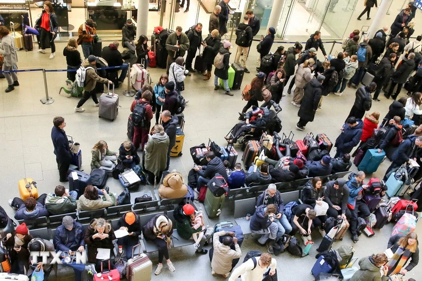 Sự cố đường sắt khiến hàng loạt chuyến Eurostar ở châu Âu bị hủy