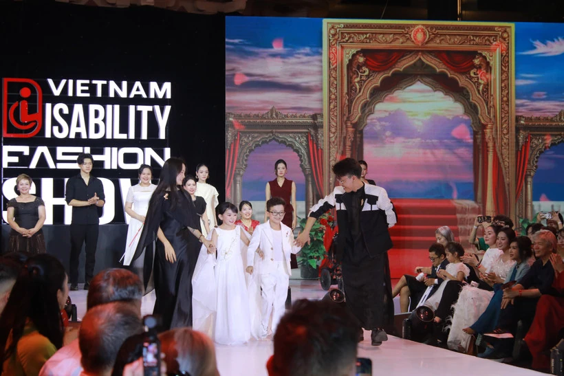 Ra mắt sàn diễn thời trang dành cho người khuyết tật