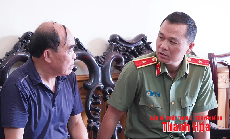 Giám đốc Công an tỉnh thắp hương tri ân các đồng chí nguyên lãnh đạo Công an tỉnh qua các thời kỳ