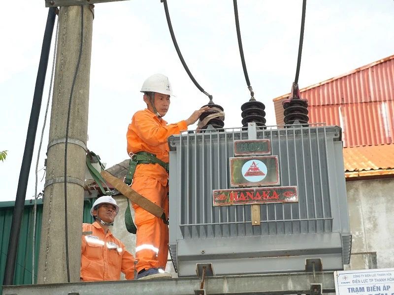 Chung tay sử dụng điện tiết kiệm, hiệu quả trong mùa nắng nóng