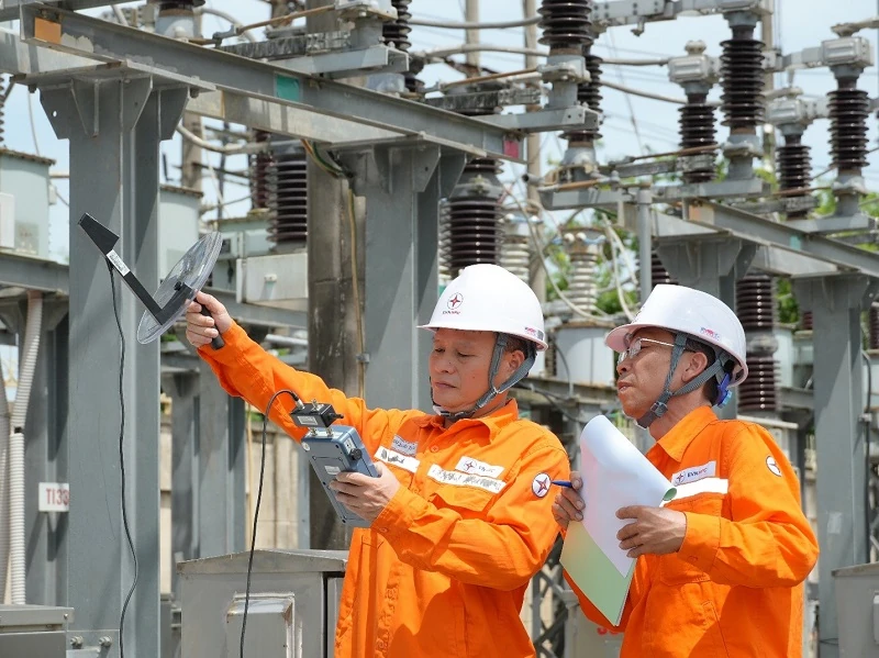 Chung tay sử dụng điện tiết kiệm, hiệu quả trong mùa nắng nóng