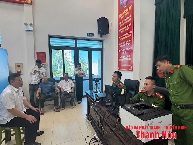 Công an Thanh Hóa đồng loạt triển khai cấp đổi Thẻ đảng viên trên nền tảng dữ liệu dân cư