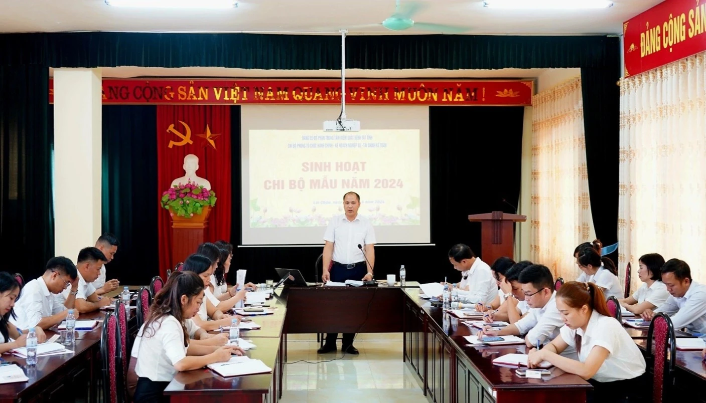 Chỉ thị 50: Thống nhất thực hiện sinh hoạt chi bộ toàn Đảng vào ngày 3 hàng tháng