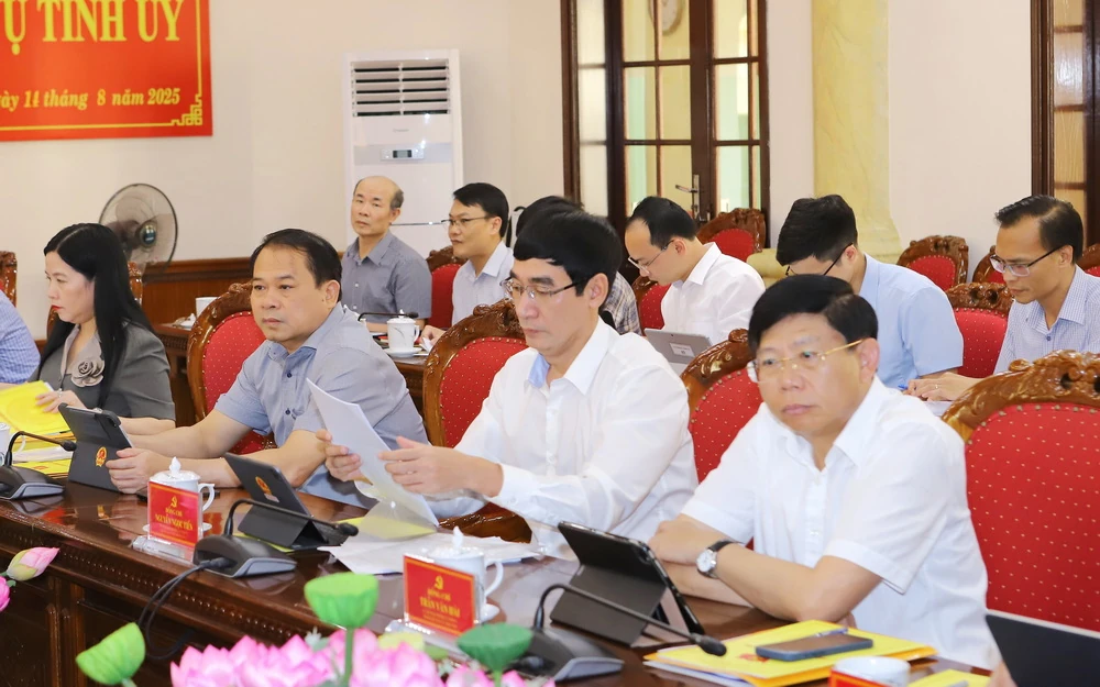 Ban Thường vụ Tỉnh ủy đánh giá tình hình hoạt động chính quyền địa phương 2 cấp và nhiều nội dung quan trọng liên quan đến thúc đẩy sự phát triển của tỉnh