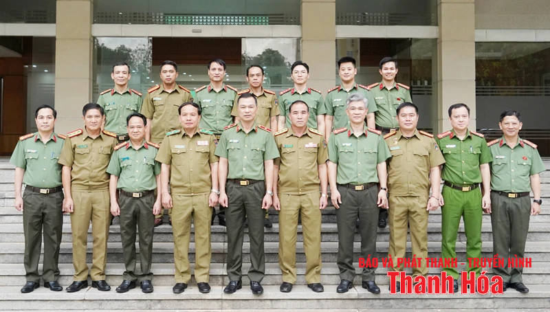 Công an tỉnh Hủa Phăn thăm, chúc mừng cán bộ, chiến sĩ Công an tỉnh Thanh Hóa nhân kỷ niệm 80 năm Ngày truyền thống CAND Việt Nam