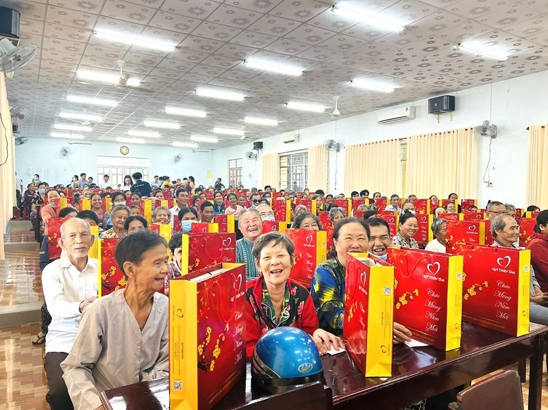 Quỹ Thiện Tâm đón nhận Huân chương Lao động hạng Nhất