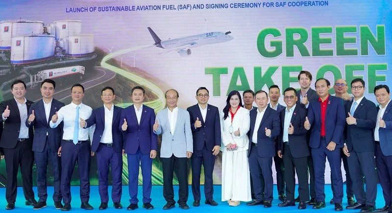 Vietjet tiên phong tiêu thụ sản phẩm SAF của Petrolimex, bước tiến quan trọng trong hành trình chuyển đổi xanh của ngành hàng không Việt Nam