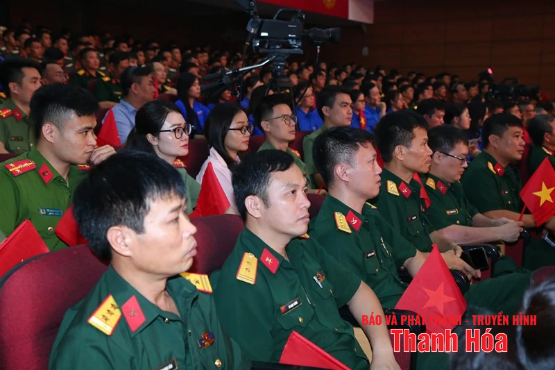 Giao lưu Lực lượng vũ trang Thanh Hóa “Tự hào truyền thống, viết tiếp chiến công”