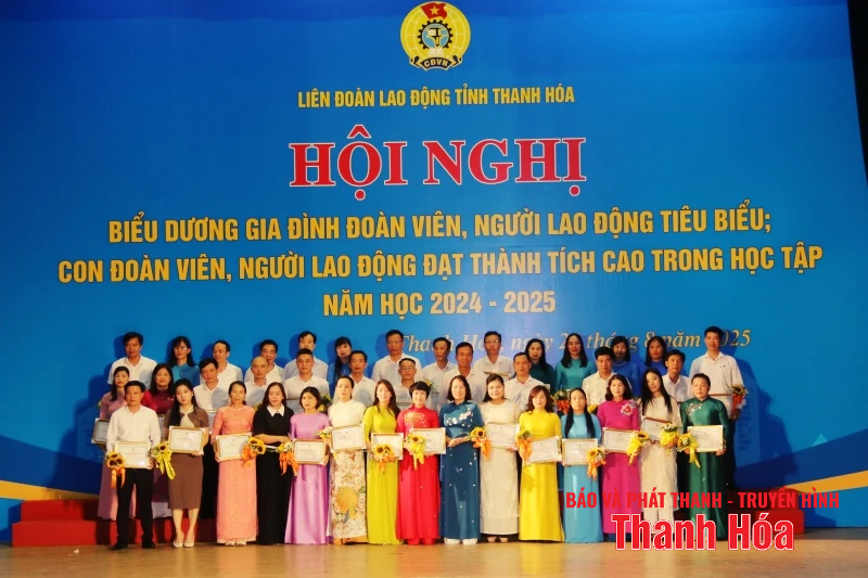 Biểu dương gia đình đoàn viên, người lao động và con học giỏi năm 2024–2025