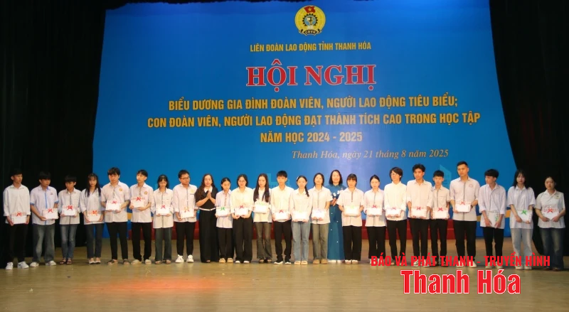 Biểu dương gia đình đoàn viên, người lao động và con học giỏi năm 2024–2025