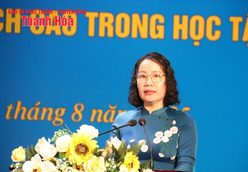 Biểu dương gia đình đoàn viên, người lao động và con học giỏi năm 2024–2025