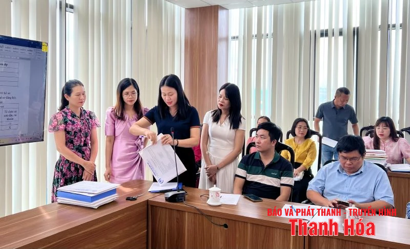 Kiểm tra, xác nhận tính hợp lệ của hồ sơ tham gia tuyển chọn thực hiện nhiệm vụ KH&CN