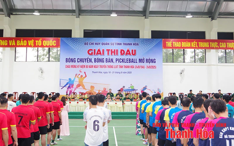 Khai mạc giải thể thao chào mừng 80 năm Ngày truyền thống LLVT tỉnh Thanh Hóa