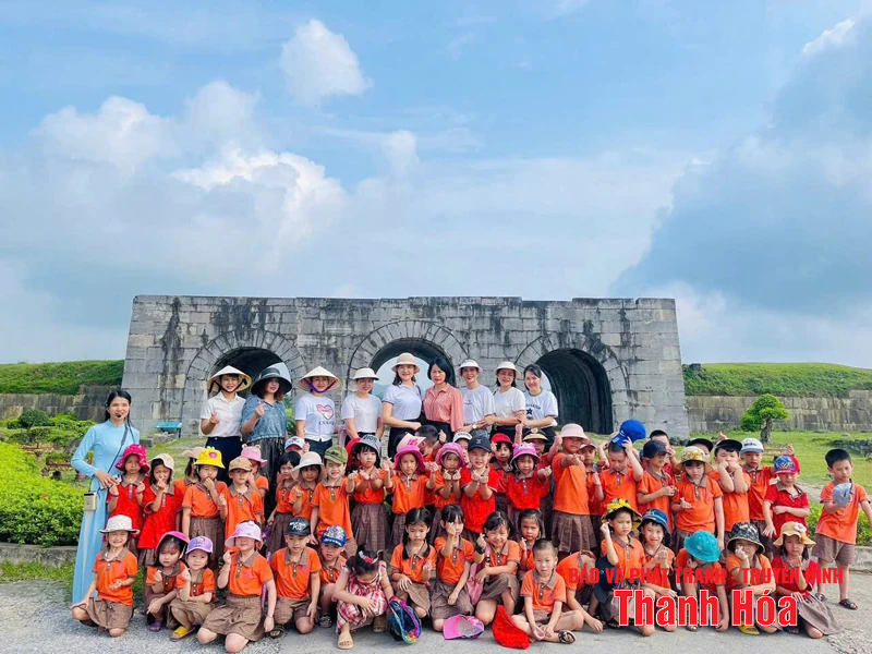 Vẻ đẹp đất và người Tây Đô