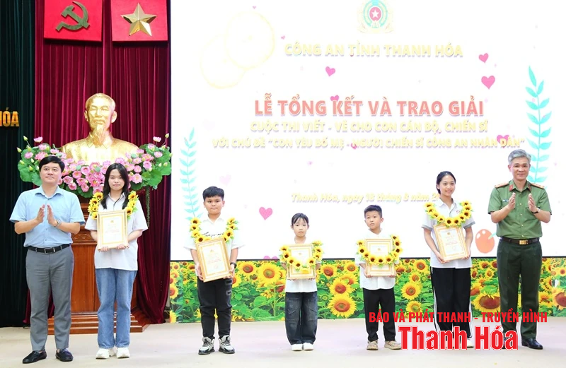 Tổng kết và trao giải cuộc thi tìm hiểu 80 năm Ngày truyền thống Công an Nhân dân