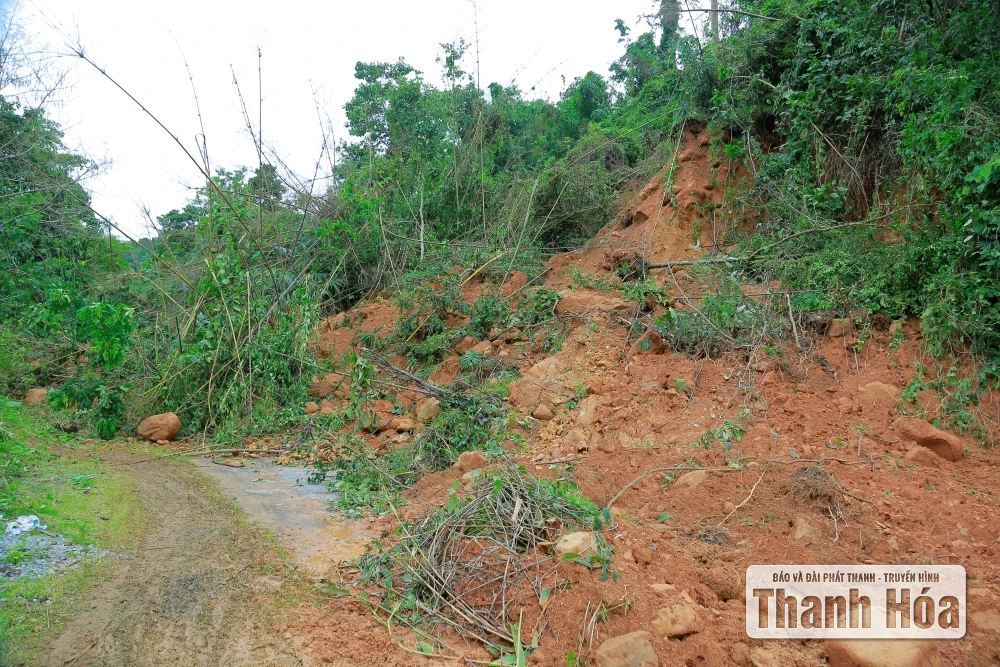 Nhiều điểm sạt lở nghiêm trọng trên Quốc lộ 47, tạm thời chia cắt xã Yên Nhân