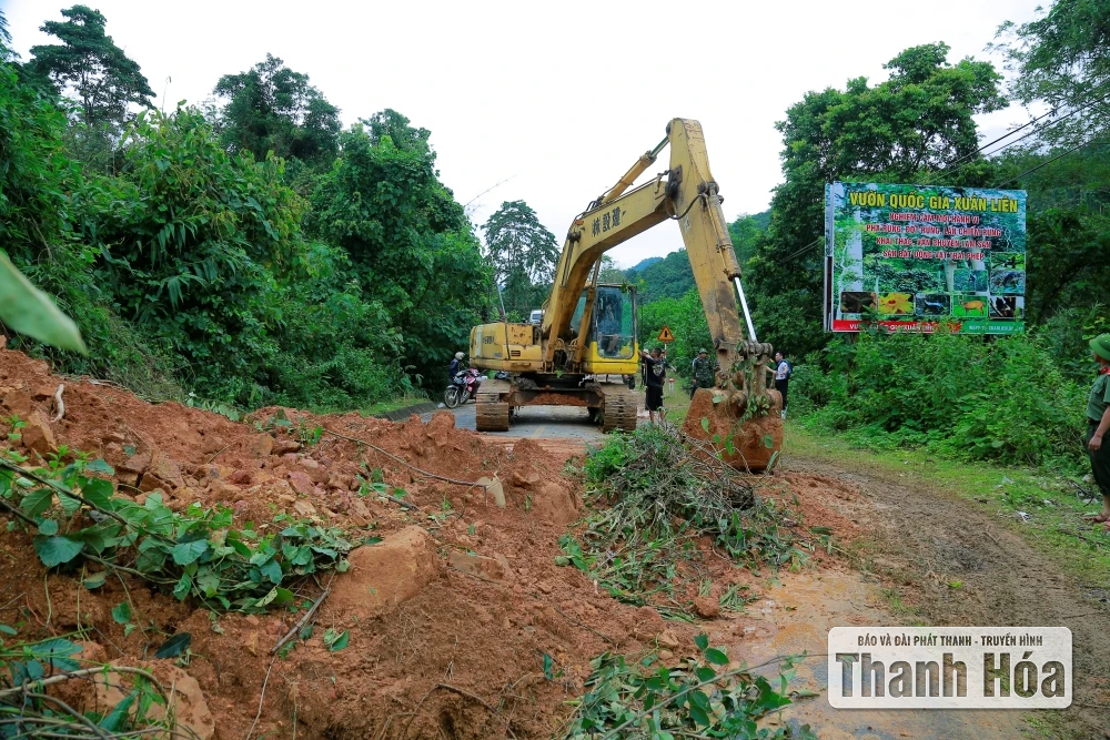 Nhiều điểm sạt lở nghiêm trọng trên Quốc lộ 47, tạm thời chia cắt xã Yên Nhân