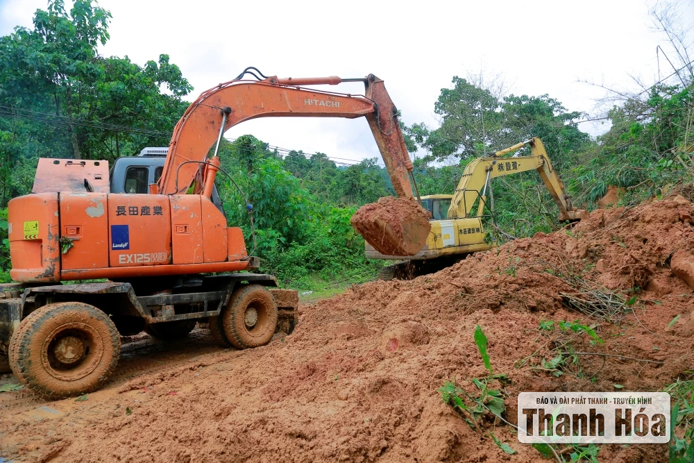 Nhiều điểm sạt lở nghiêm trọng trên Quốc lộ 47, tạm thời chia cắt xã Yên Nhân