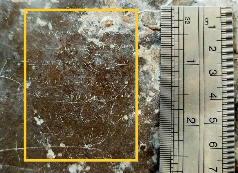 Iran công bố phát hiện bia ký cổ nhỏ nhất thế giới