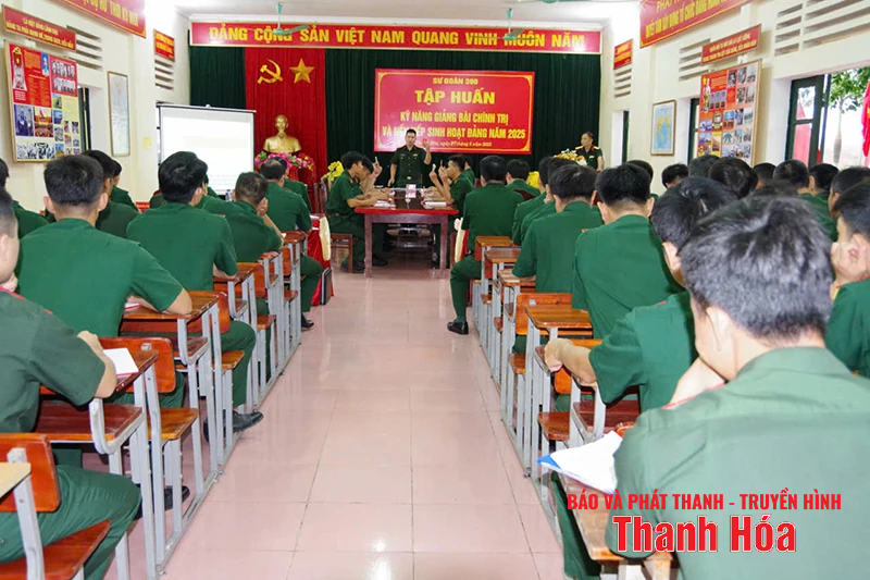 Sư đoàn 390 tổ chức tập huấn kỹ năng giảng bài chính trị và nền nếp sinh hoạt Đảng năm 2025
