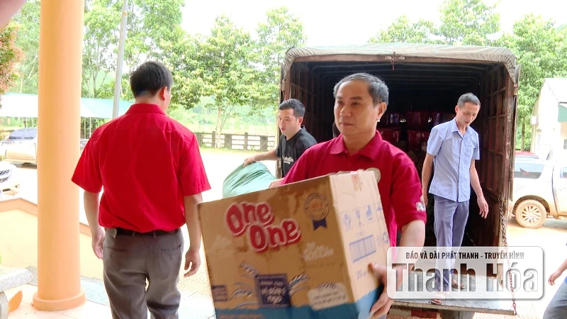 Hội Chữ thập đỏ tỉnh kịp thời hỗ trợ người dân xã Yên Nhân bị thiệt hại do mưa bão
