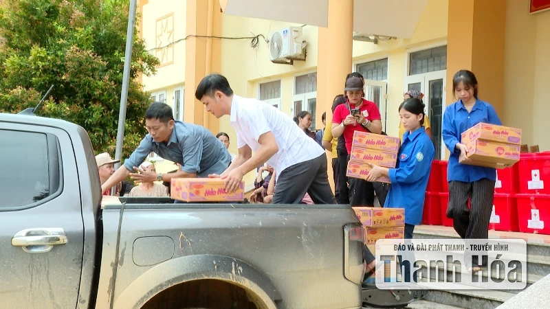 Hội Chữ thập đỏ tỉnh kịp thời hỗ trợ người dân xã Yên Nhân bị thiệt hại do mưa bão