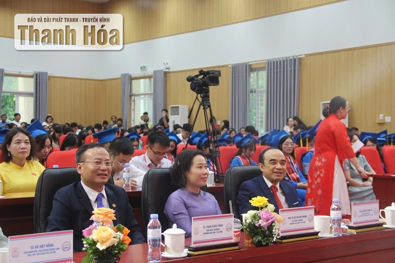 Phân hiệu Trường Đại học Y Hà Nội tại Thanh Hóa tổ chức lễ bế giảng năm học 2024-2025